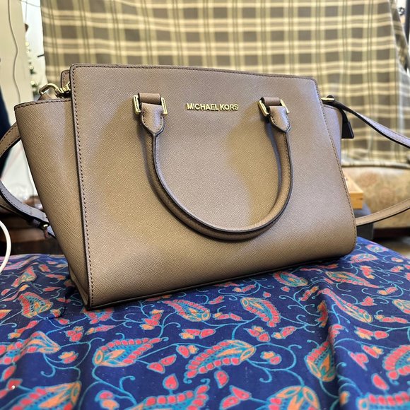 Michael Kors Selma Saffiano Leather Medium Satchel - Picture 1 of 9